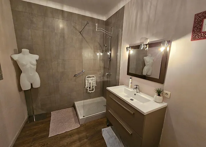 Maison Piscine Clos ,wifi, Pas De Chien , 2 Pres De La Casa de Férias Villeneuve-en-Retz