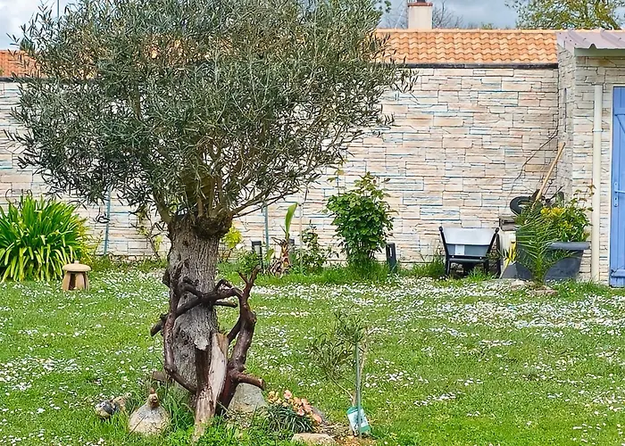 Casa de Férias Maison Piscine Clos ,wifi, Pas De Chien , 2 Pres De La *